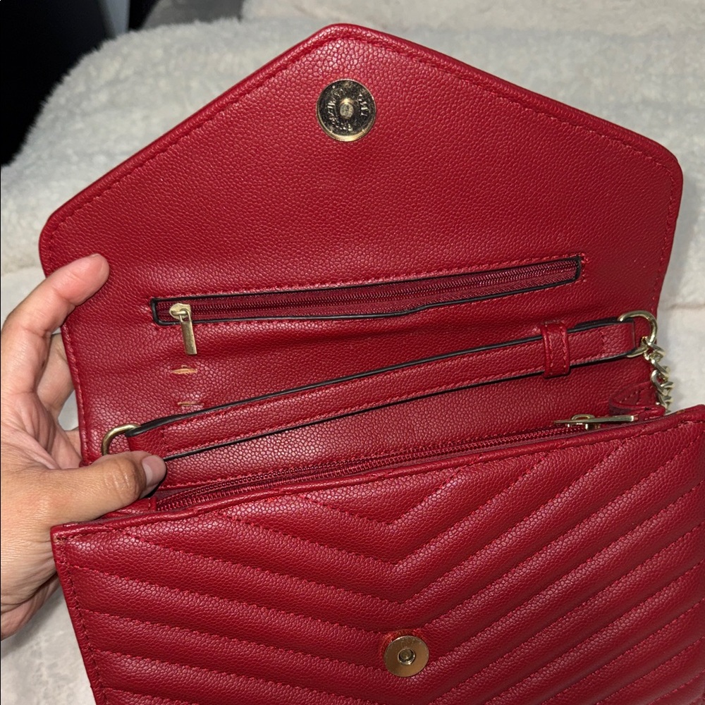 Yves Saint Laurent Red Chevron Leather Crossbody Bag - Picture 4 of 5